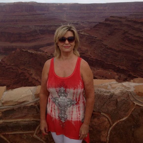 Meet your Posher, Vanessa - Picture 1 of 1